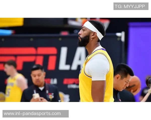 本戴维斯谈留队决定及对布伦南约翰逊的怀念情感